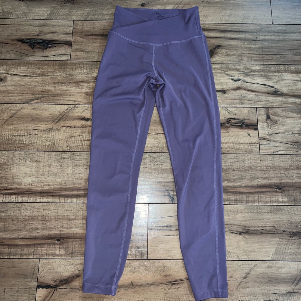purple leggings